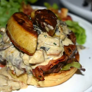 Foie gras et burger, Le resto des copains à Millau